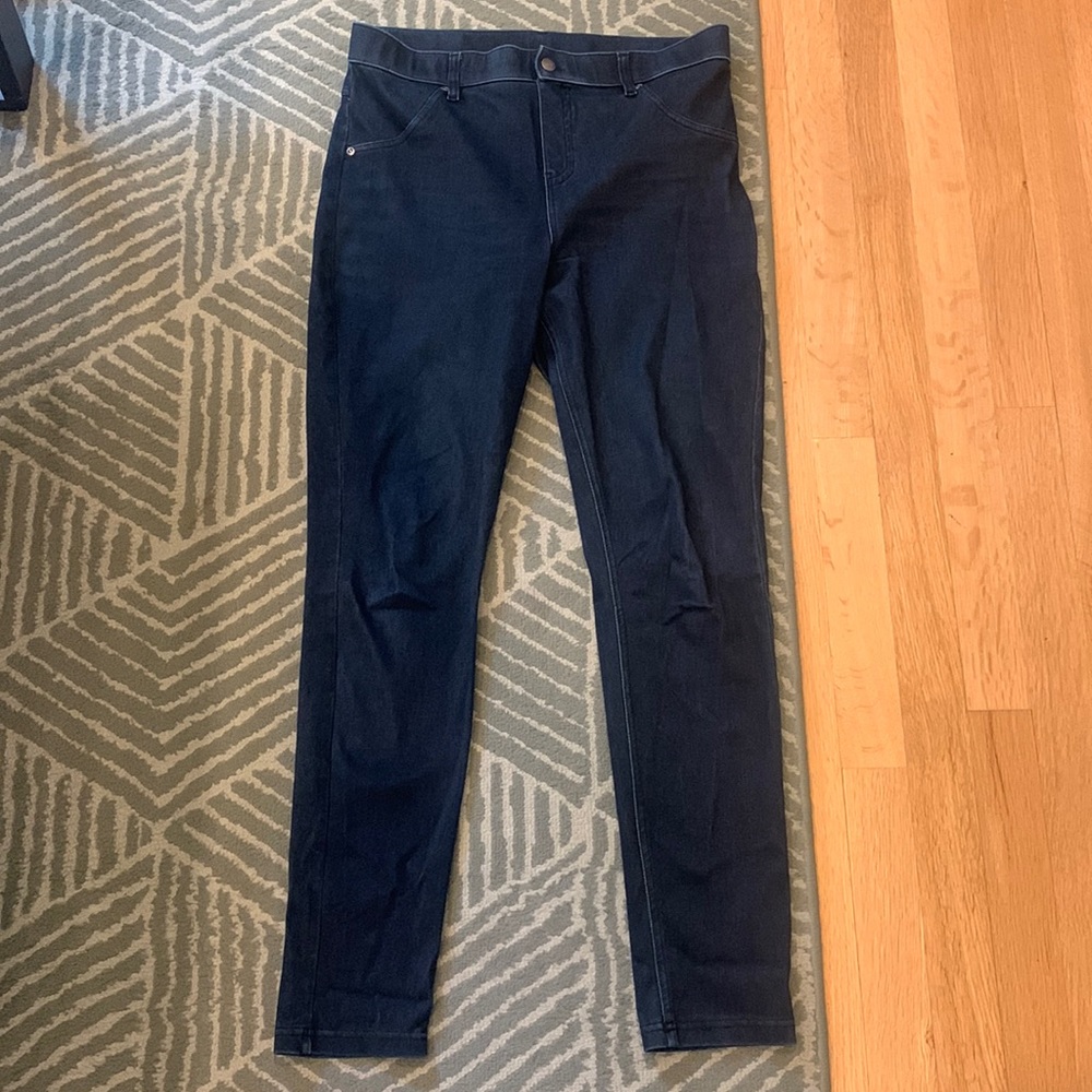 Hue denim jegging, dark blue, size medium, like new, worn once